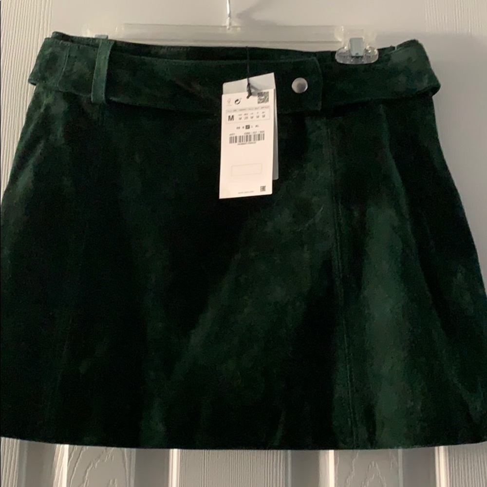 Zara faux leather green mini skirt • NWT